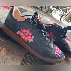 Kate spade everhart embroidered shoes